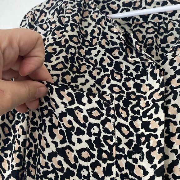 Loft Animal Print Long Sleeve Button Up Blouse Top Size Small - Picture 3 of 8